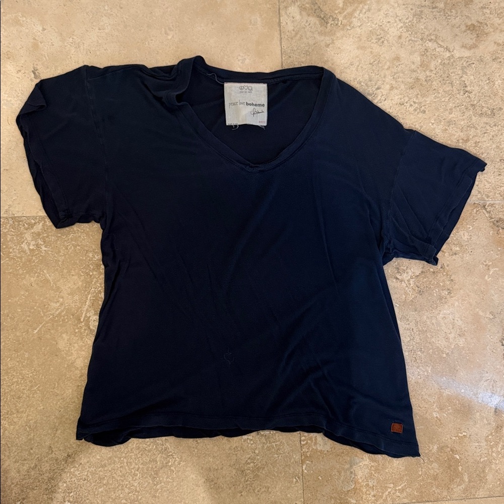 PEACE LOVE WORLD V NECK navy top SIZE m